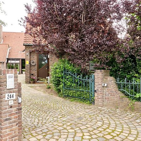 Pieters Huis Kinrooi Buitenkant foto