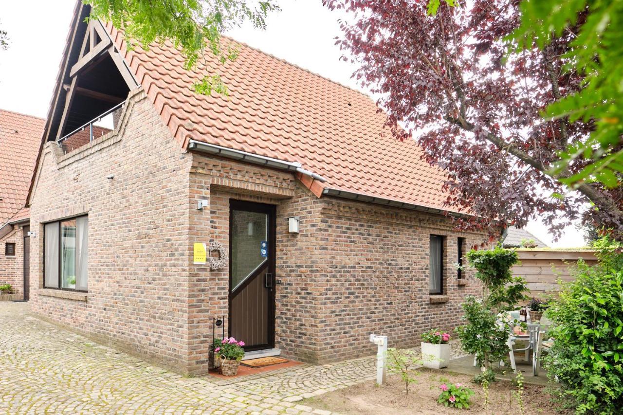 Pieters Huis Kinrooi Buitenkant foto